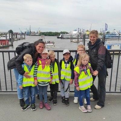 Gyhumer Bergwichtel Kinder bei einem Ausflug in Hamburg